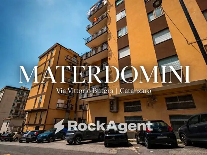 Appartamento quadrilocale in vendita in Via Vittorio Butera, Catanzaro