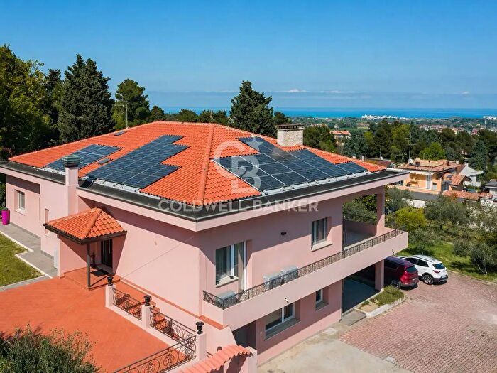 Casa con 8 locali in vendita in Via Camilluccia, Misano Adriatico