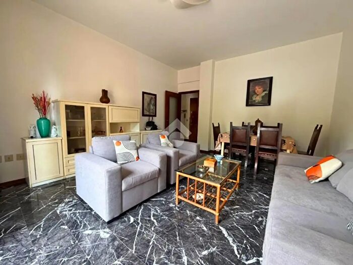 Appartamento quadrilocale in vendita in Via Antonio Rosmini, Pesaro