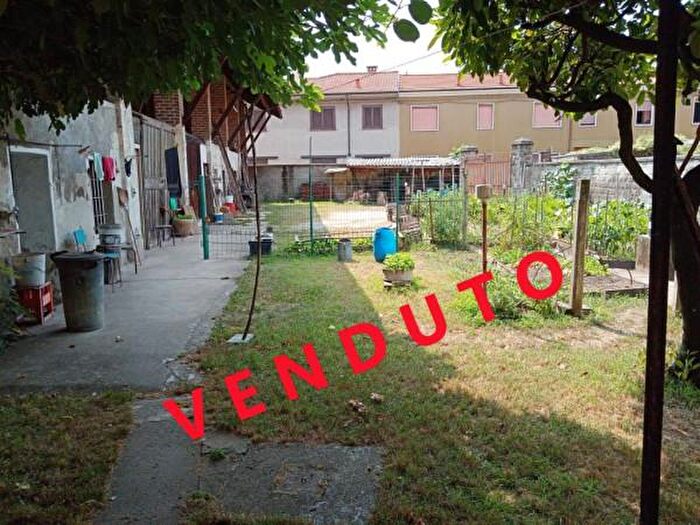 Appartamento trilocale in vendita in Via San Luigi, Arconate