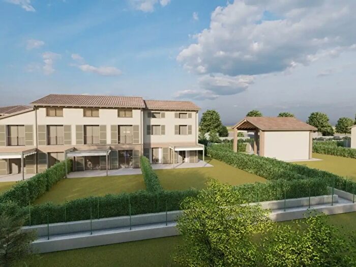 Casa quadrilocale in vendita in Porporano, Parma