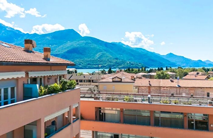 Appartamento con 6 locali in vendita in Gravedona ed Uniti