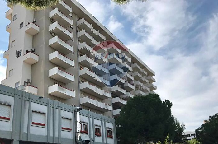 Appartamento con 5 locali in vendita in Via Aurelio Carrante, Bari