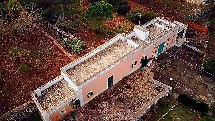 Casa con 5 locali in vendita in Fasano