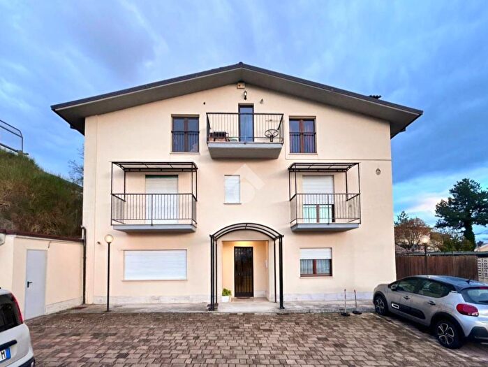 Appartamento quadrilocale in vendita in Str Vicinale di Paganica, LAquila