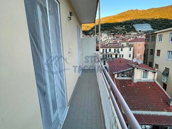 Appartamento trilocale in vendita in Via Lungo Argentina, Taggia