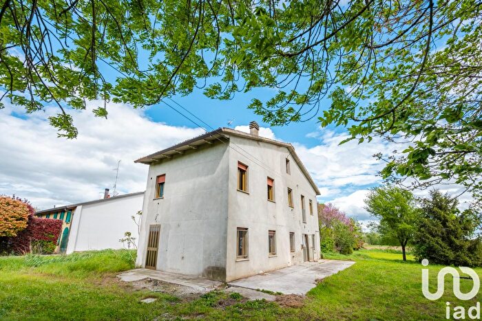 Casa con 5 locali in vendita in Via Bignardi, San Felice Sul Panaro