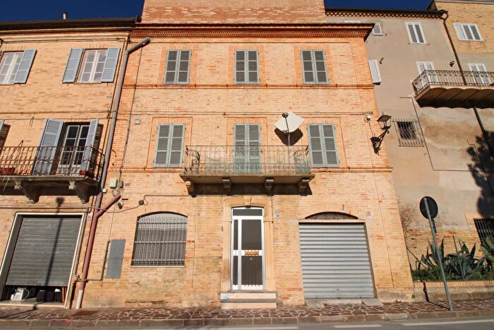 Casa quadrilocale in vendita in Lapedona