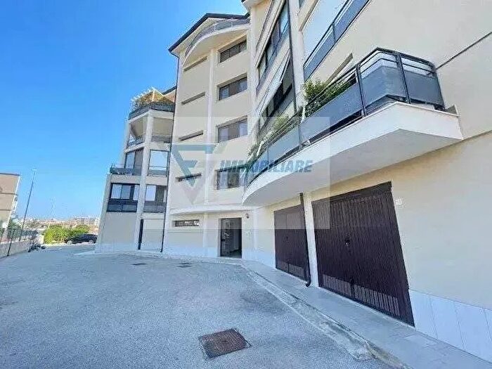 Appartamento trilocale in vendita in Siracusa