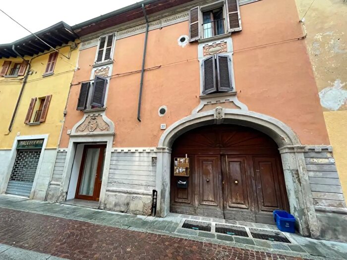 Appartamento trilocale in vendita in Via Cortezzano, Chiari