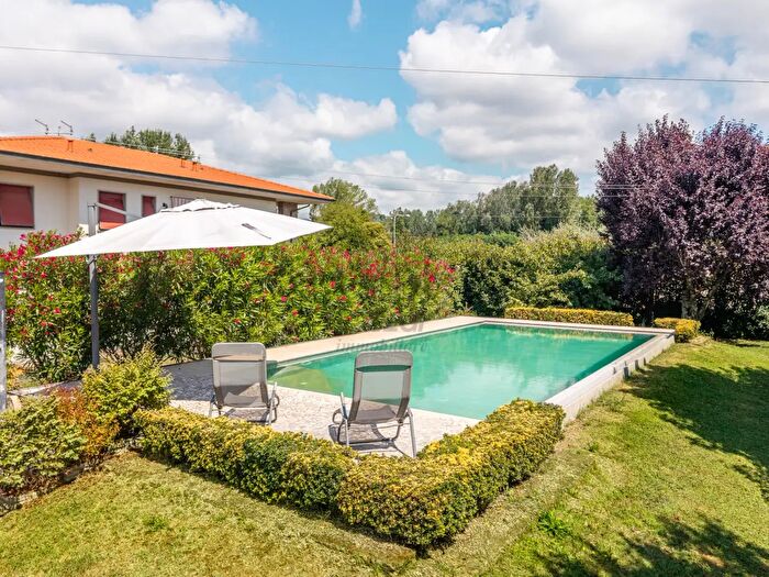 Casa con 12 locali in vendita in Via dei Pellegrini, Lucca