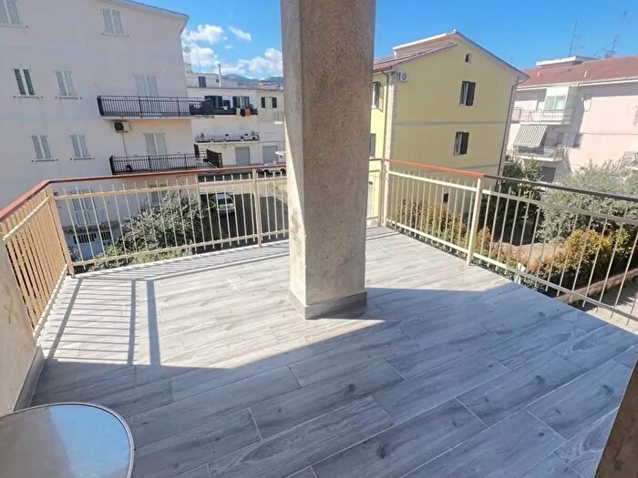 Appartamento con 5 locali in vendita in Via Cicerone, CoriglianoRossano