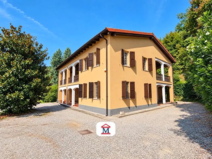 Casa con 6 locali in vendita in Via Cacciatori delle Alpi, San Paolo D'Argon