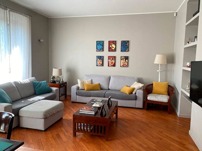 Appartamento con 6 locali in affitto in Pagano, Milano