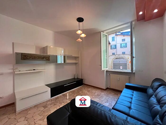 Appartamento trilocale in vendita in Piazza Giacomo Carrara, Bergamo