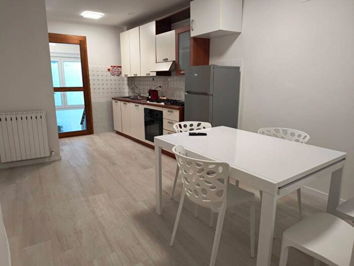 Appartamento con 5 locali in affitto in Via Appia, Centro Storico, Perugia