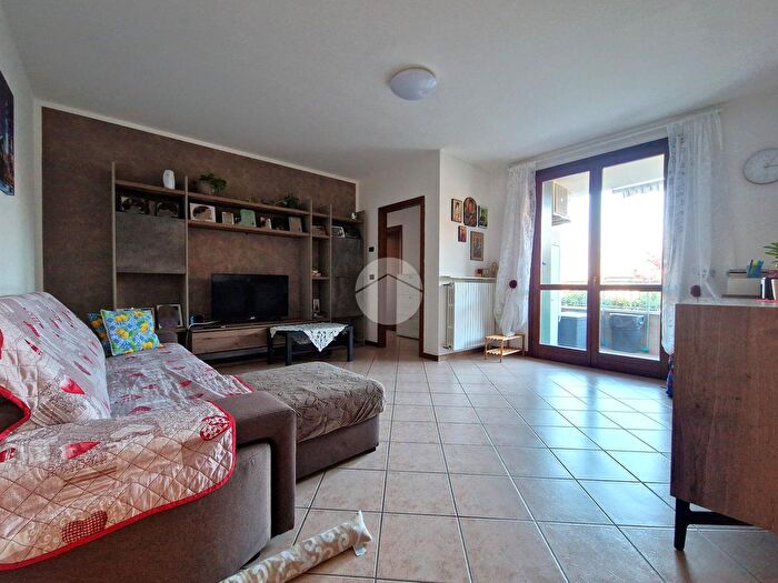 Appartamento trilocale in vendita in Via Nuvolari, Borgo Virgilio