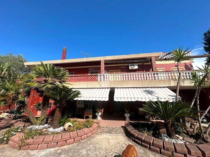 Casa con 5 locali in vendita in Strada Vicinale Monti Bianchinu, Sassari