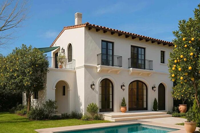 Casa con 6 locali in vendita in Camaiore