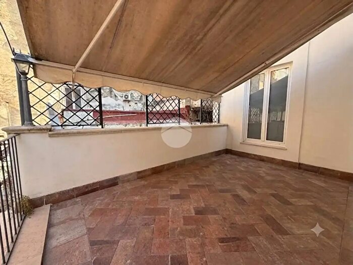 Appartamento quadrilocale in vendita in Via Francesco Saverio Correra, Napoli