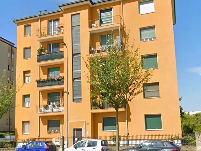 Appartamento bilocale in vendita in Via Voltri, Milano