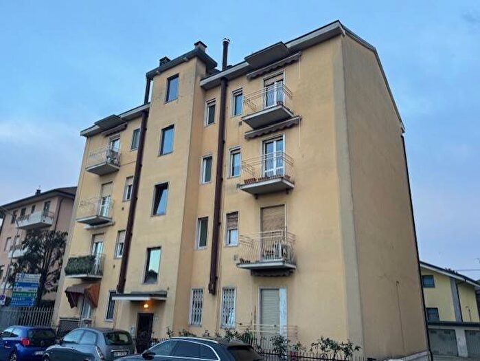 Appartamento bilocale in affitto in Via Aprile, Centro, Arese