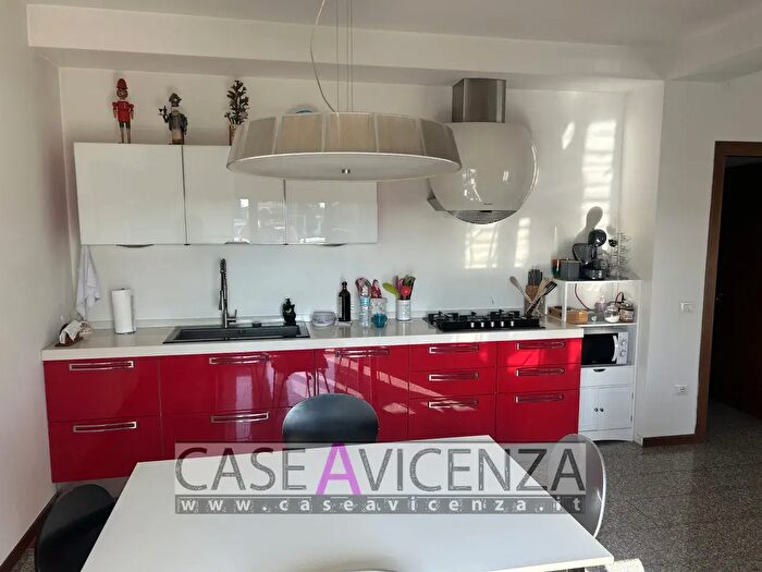 Appartamento quadrilocale in affitto in Via Roma, Camisano Vicentino