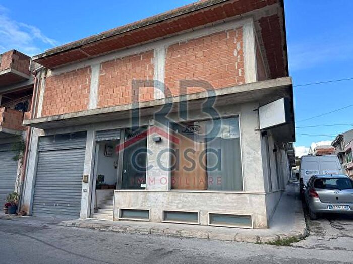 Casa con 5 locali in vendita in Via Lazio, Ispica