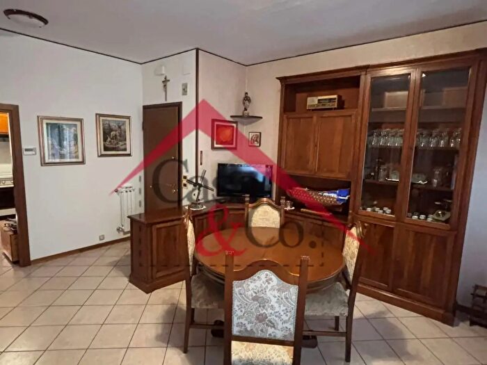 Appartamento trilocale in affitto in Modena