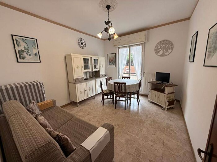 Appartamento trilocale in affitto in Viale Riviera, Centro, Pietra Ligure