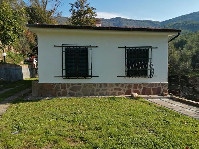 Casa trilocale in vendita in Calci