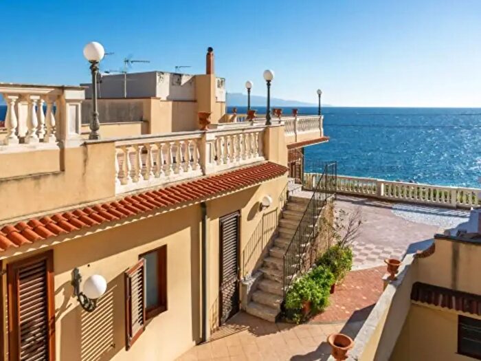 Casa con 6 locali in vendita in Via Roma, Scaletta Zanclea