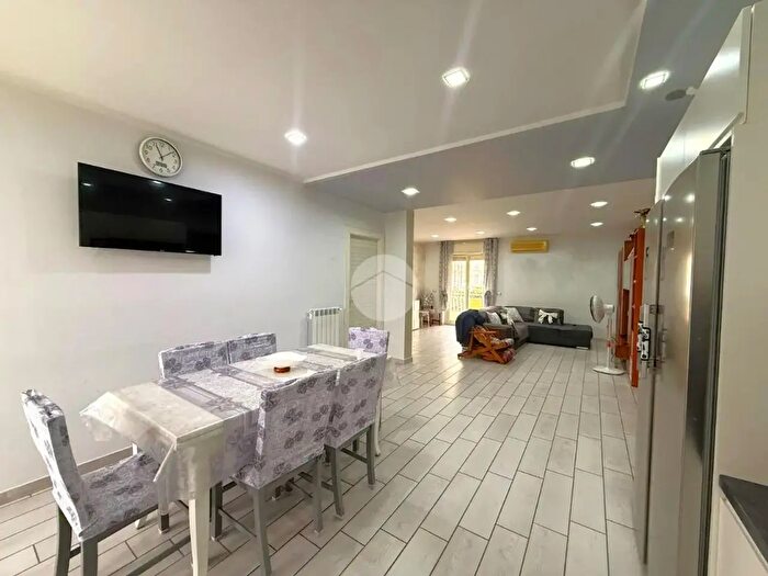 Appartamento trilocale in vendita in Via Alessandro Volta, Volla