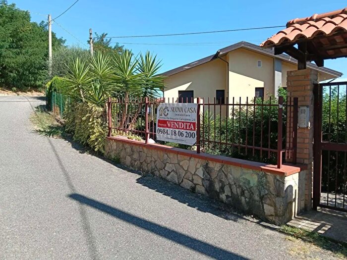 Appartamento quadrilocale in vendita in Via Casalicchio, Dipignano