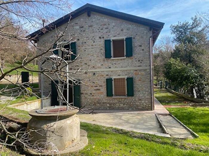 Casa con 5 locali in affitto in Via Viara, Castel San Pietro Terme