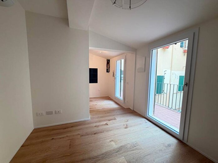 Appartamento bilocale in affitto in Via Mascarella, Irnerio, Bologna