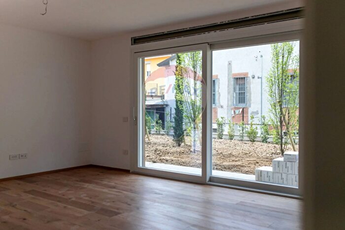 Appartamento quadrilocale in vendita in Via Carlo Farini, Cesena