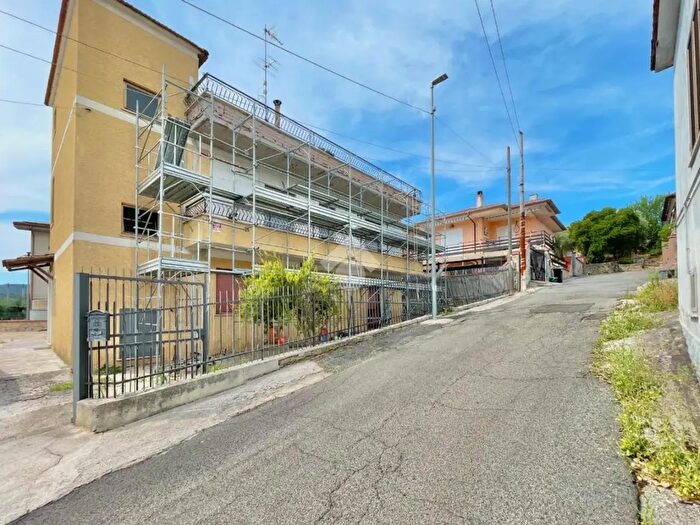 Appartamento trilocale in vendita in Via dei Calderai, Sonnino
