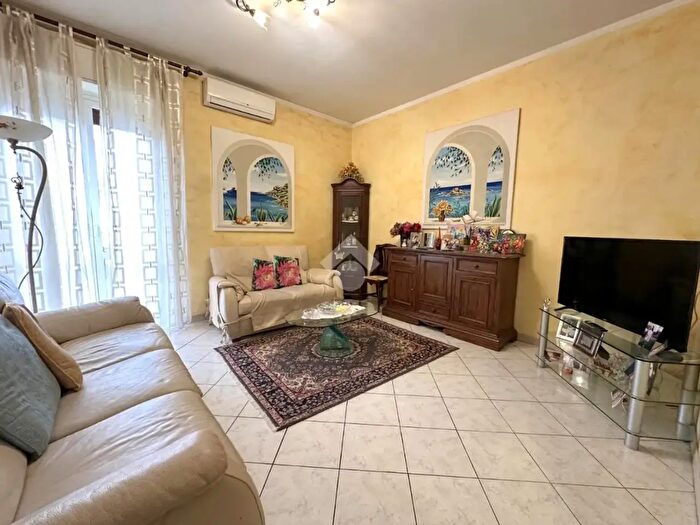 Appartamento trilocale in vendita in Via I Maggio, Paullo