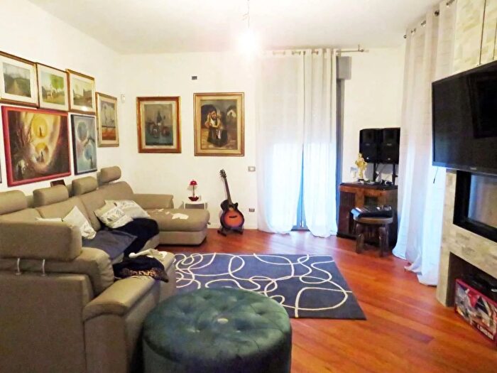 Casa con 5 locali in vendita in Reggio Emilia