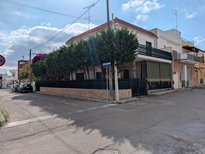 Casa quadrilocale in vendita in Via Cesare Augusto Nardo, Nardo