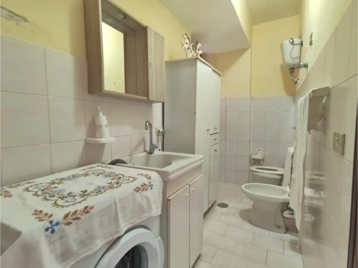 Appartamento con 5 locali in vendita in Via San Lucia, Solofra