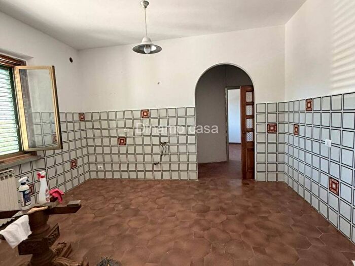 Appartamento quadrilocale in affitto in via giramonte, Castelnuovo, Prato