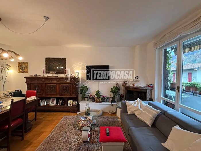 Appartamento trilocale in vendita in Via Pio XI, Como