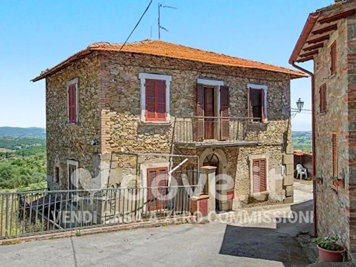 Casa con 6 locali in vendita in Via delle Puglie, Perugia