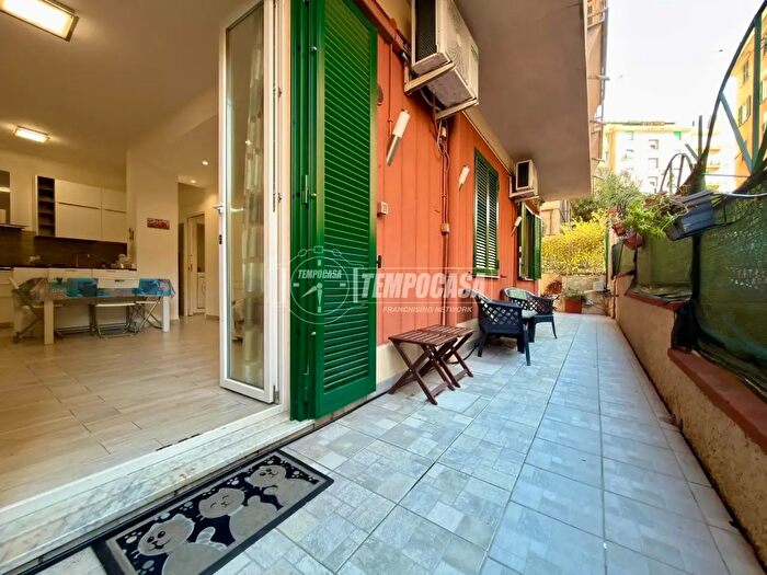 Appartamento quadrilocale in vendita in Via Sparta, Genova