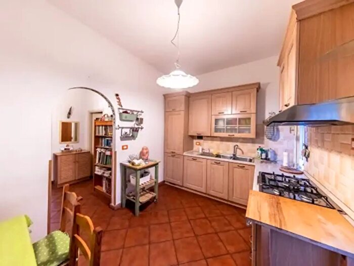 Appartamento trilocale in vendita in Via degli Orti, Pescia