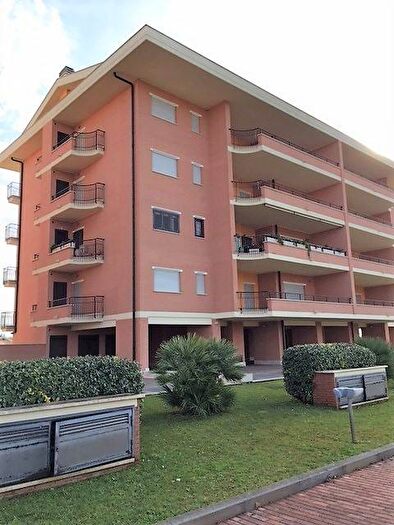 Appartamento quadrilocale in affitto in Via Leonida Repaci, Bufalotta, Roma