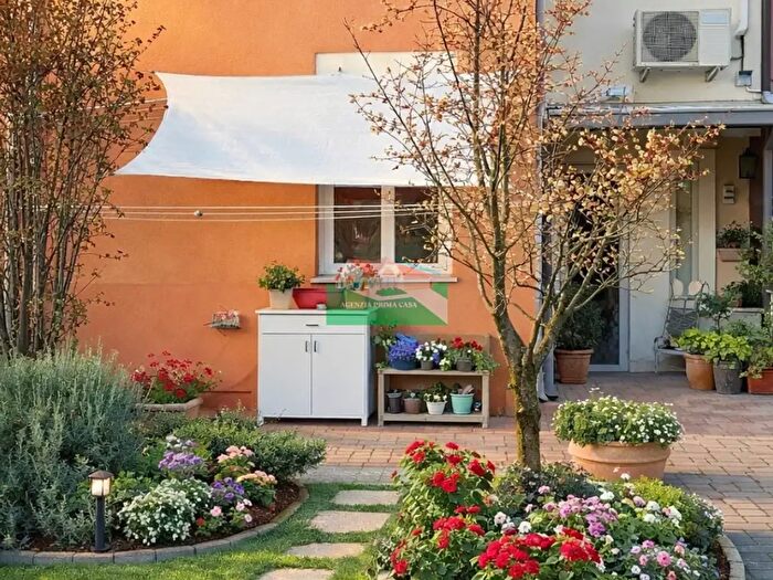 Casa con 5 locali in vendita in Via Francesco Talanti, Ravenna