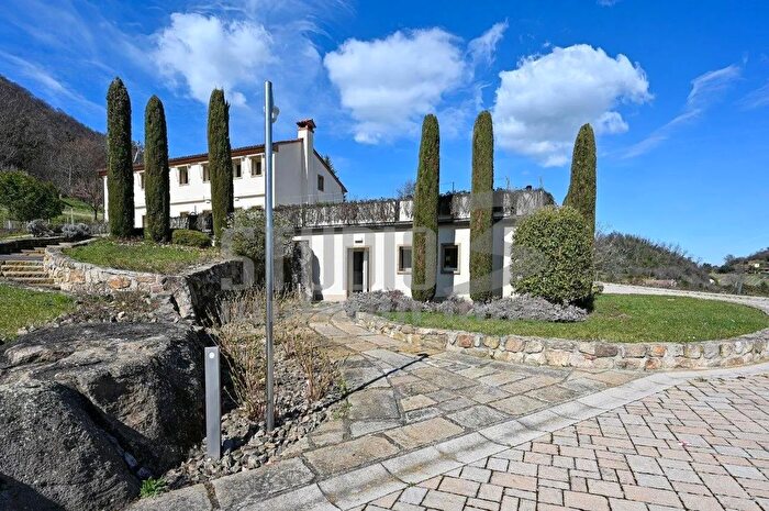 Casa con 8 locali in vendita in Teolo, Teolo